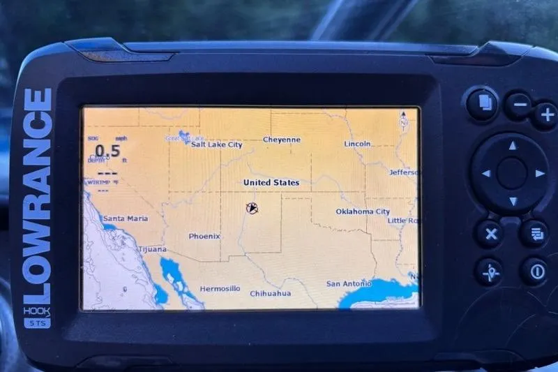 Slide: The Image of Lowrance GPS device displaying a map of the United States, used on a 2013 Yamaha Boats AR192. - 21
