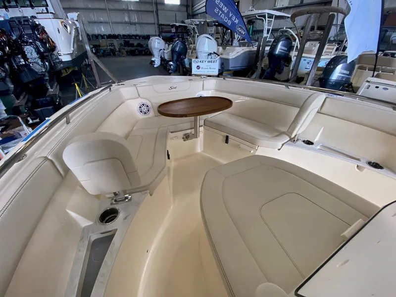 Slide: The Image of Scout 240 XSF 2026 - 10