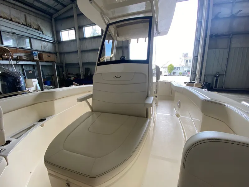 Slide: The Image of Scout 240 XSF 2026 - 11