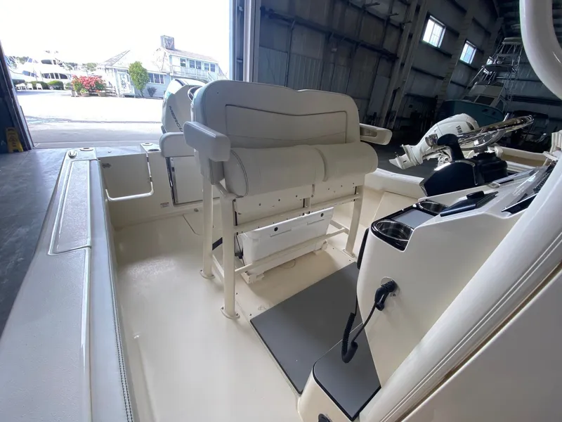 Slide: The Image of Scout 240 XSF 2026 - 12