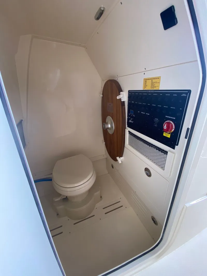 Slide: The Image of Scout 240 XSF 2026 - 16