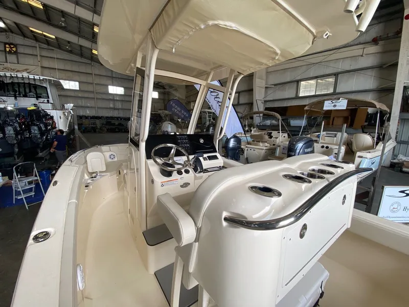 Slide: The Image of Scout 240 XSF 2026 - 7