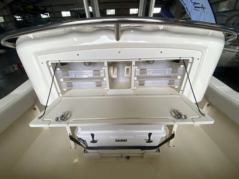 Slide: The Image of Scout 240 XSF 2026 - 8