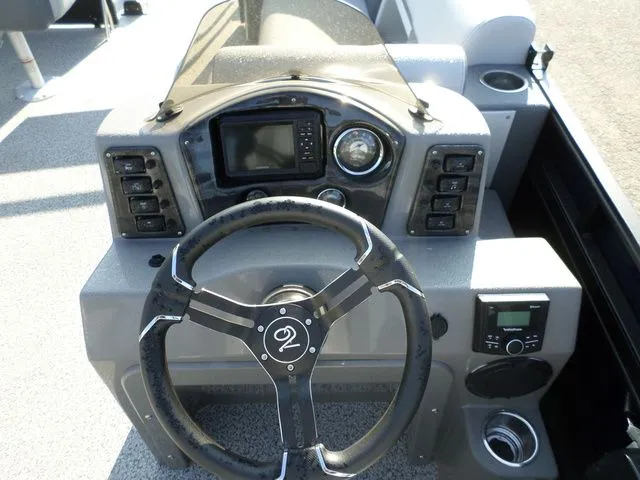 Slide: The Image of Angler Quest 8522 Family Fish LE 2026 - 5