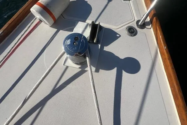 Slide: The Image of Deck of 1987 Sabre 42 K/CB sailboat with winch and ropes. - 21