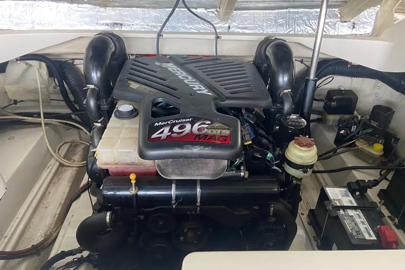 Slide: The Image of Engine compartment of a 2008 Sea Ray 290 Sundeck with MerCruiser 496 MAG engine. - 18