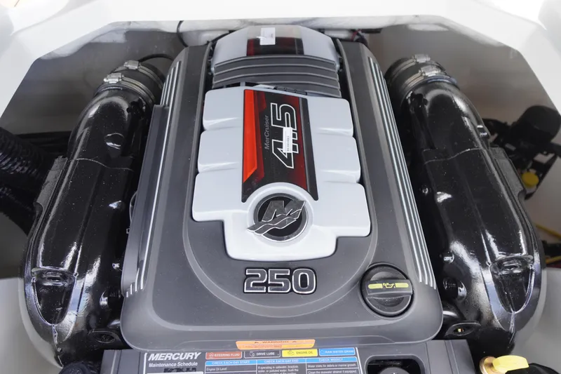 Slide: The Image of Engine of 2026 Chaparral 21 SSi boat, featuring Mercury 4.5L 250 horsepower. - 35