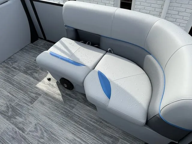 Slide: The Image of Bentley Pontoons Bolt 2026 - 15