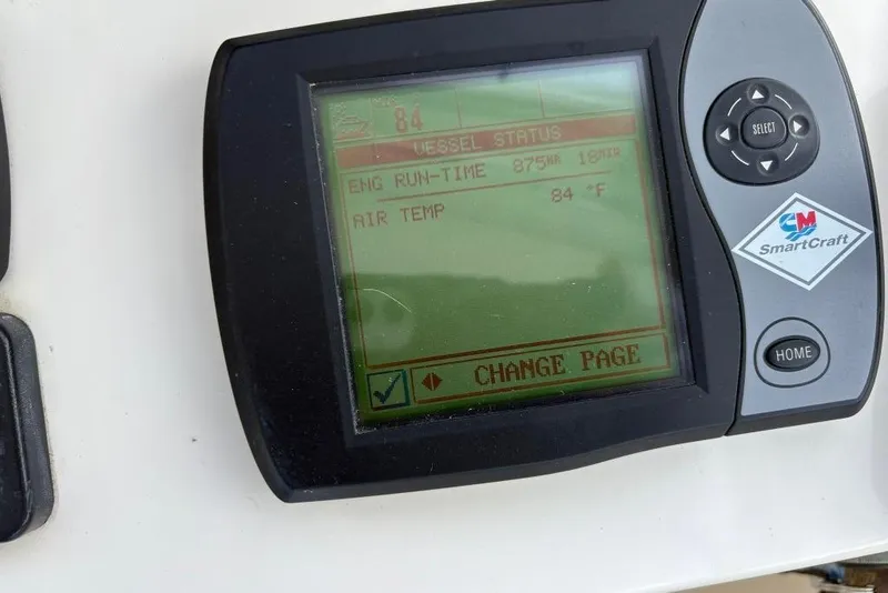 Slide: The Image of SmartCraft display showing vessel status on a 2006 Carolina Classic 32 boat. - 21