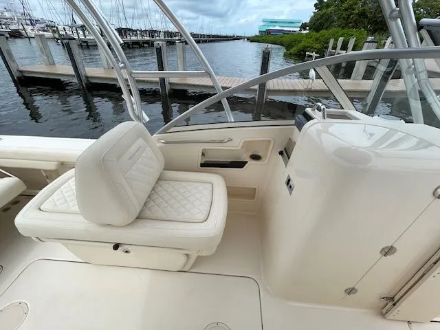 Slide: The Image of Grady-White Freedom 235 2018 - 15