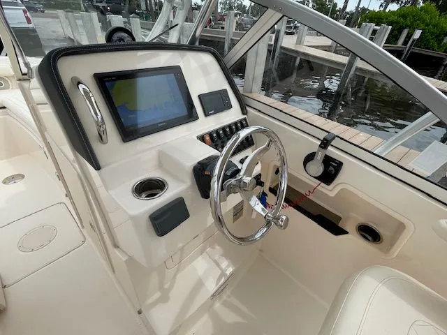 Slide: The Image of Grady-White Freedom 235 2018 - 19