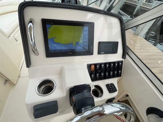 Slide: The Image of Grady-White Freedom 235 2018 - 20