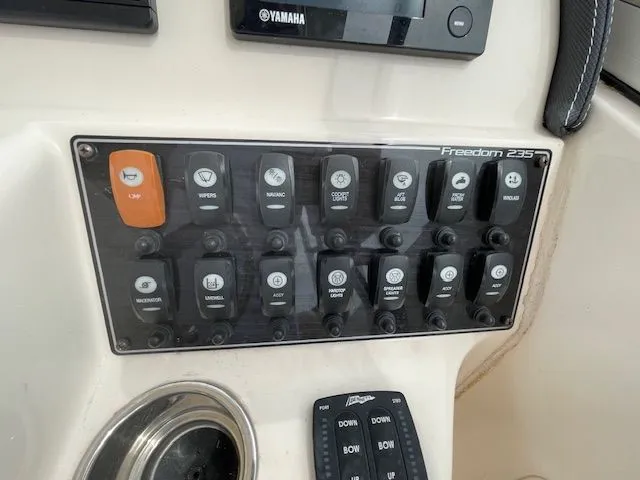 Slide: The Image of Grady-White Freedom 235 2018 - 21