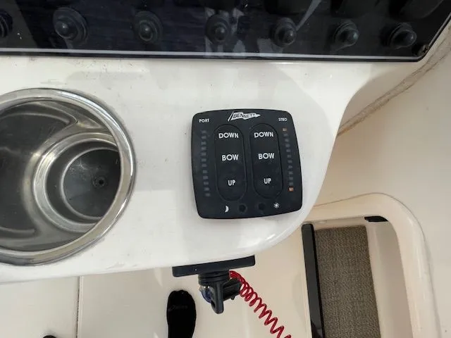 Slide: The Image of Grady-White Freedom 235 2018 - 22