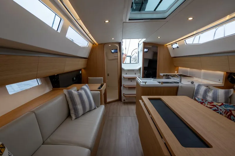 Slide: The Image of J Boats J/40 2026 - 67