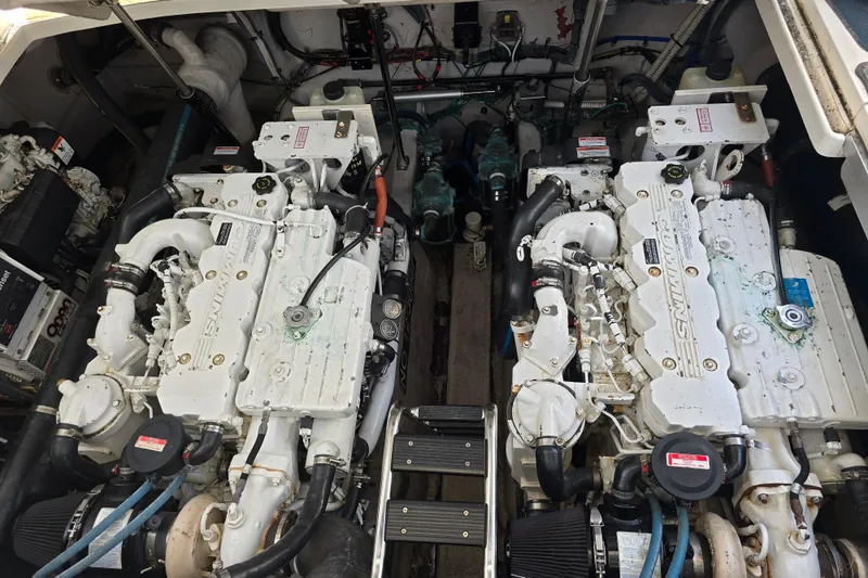 Slide: The Image of Engine room of 2007 Sea Ray 40 Sundancer with twin Cummins engines. - 29