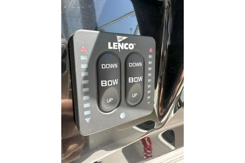Slide: The Image of Lenco trim tab control panel on 2021 Jeanneau NC895 boat. - 18