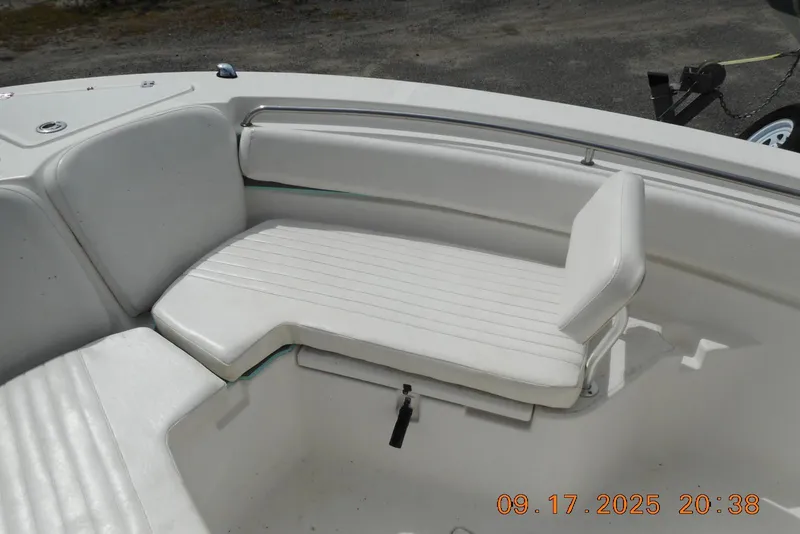 Slide: The Image of White seating area on a 2013 Sea Fox 246 Commander boat. - 18