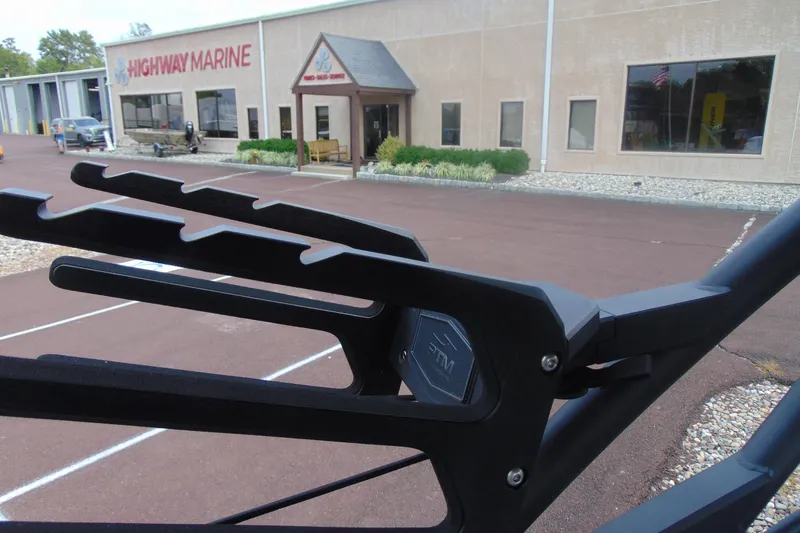 Slide: The Image of Yamaha Boats 255XD 2026 model at Highway Marine dealership. - 10