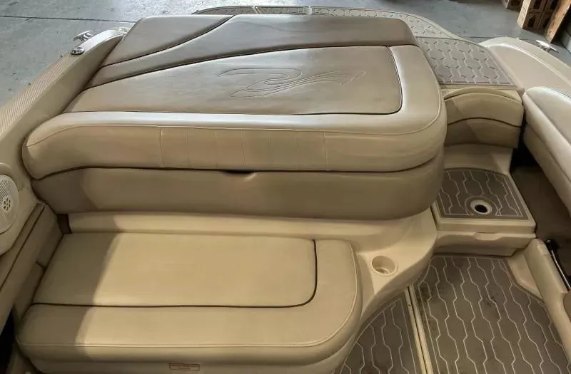 Slide: The Image of Sea Ray 220 Bow Rider 2003 - 14