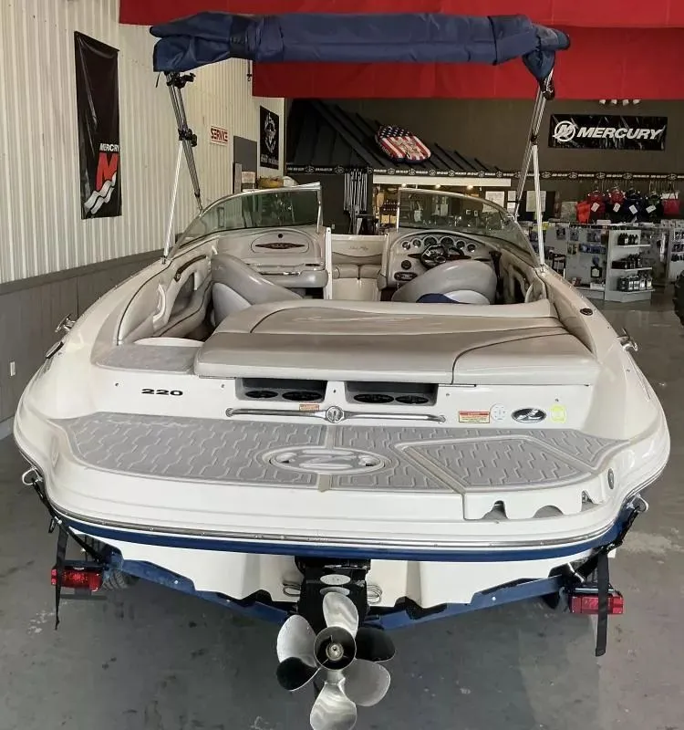Slide: The Image of Sea Ray 220 Bow Rider 2003 - 4