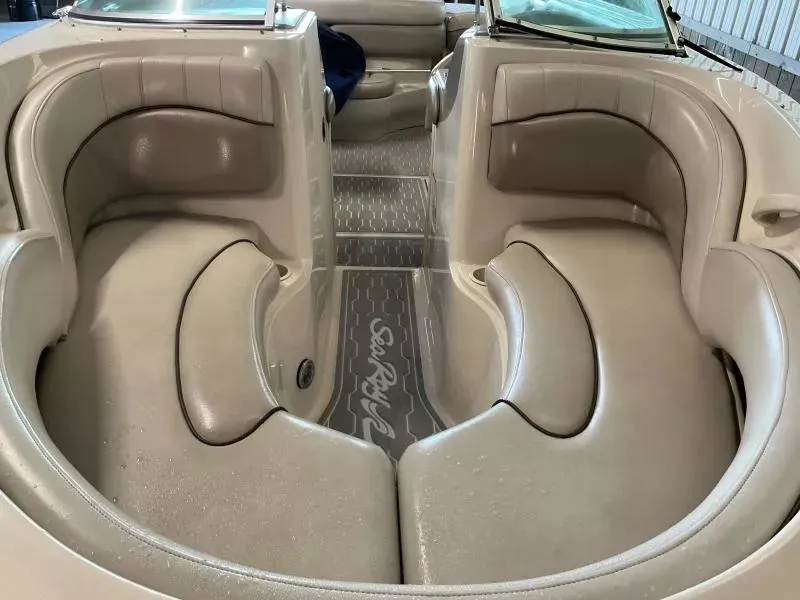 Slide: The Image of Sea Ray 220 Bow Rider 2003 - 9