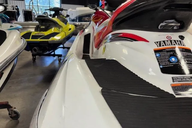 Slide: The Image of 2002 Yamaha WaveRunner FX Cruiser in showroom, close-up view. - 12