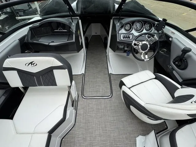 Slide: The Image of Monterey 238SS Super Sport 2019 - 12