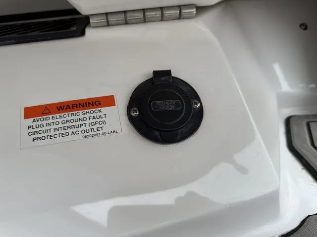 Slide: The Image of Monterey 238SS Super Sport 2019 - 4