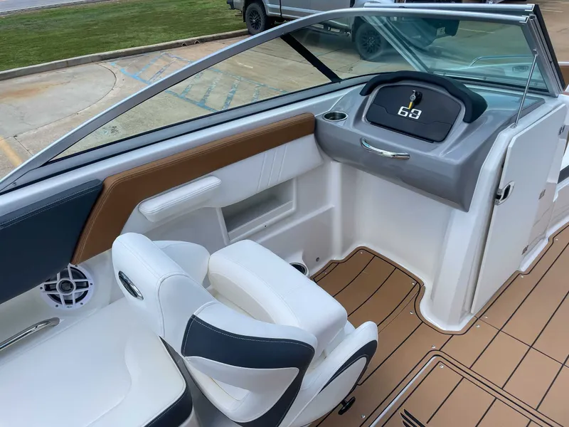 Slide: The Image of Chaparral 23 SSi OB 2025 - 14