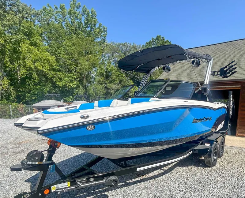 Slide: The Image of MasterCraft NXT20 2024 - 3