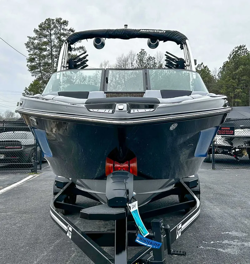 Slide: The Image of MasterCraft XT25 2024 - 4