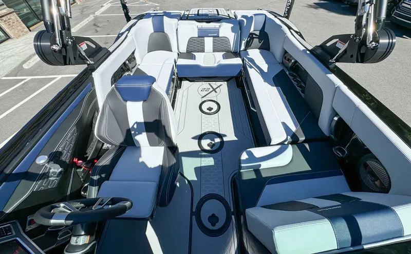 Slide: The Image of MasterCraft X22 2024 - 16