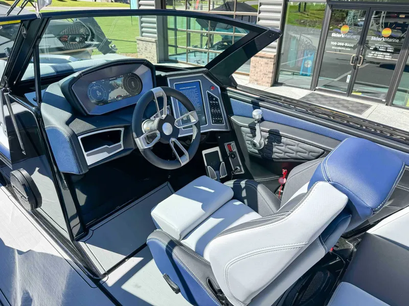 Slide: The Image of MasterCraft X22 2024 - 18