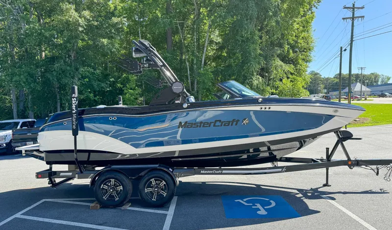 Slide: The Image of MasterCraft X22 2024 - 5