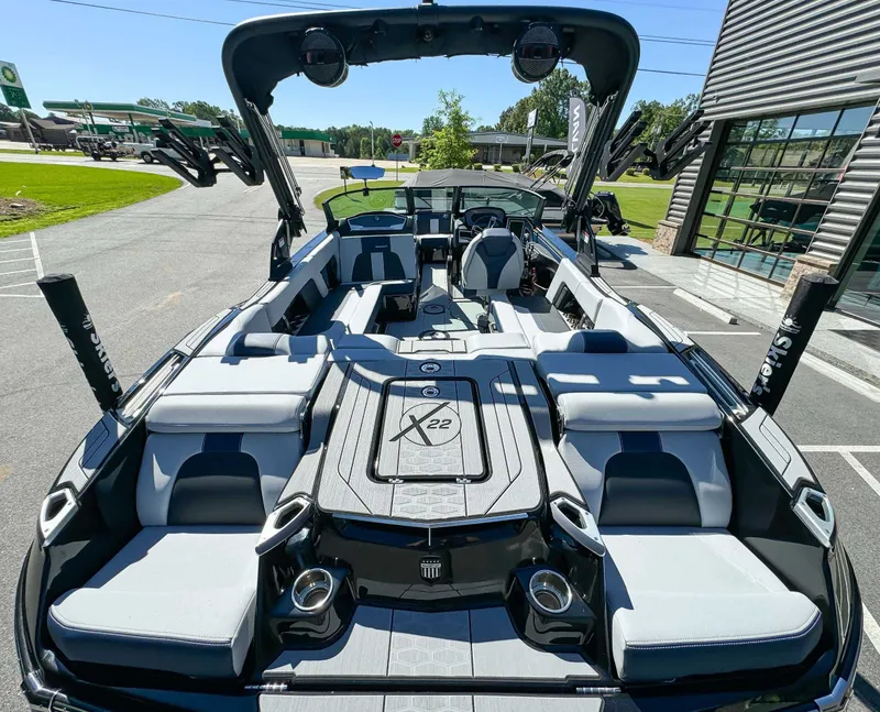 Slide: The Image of MasterCraft X22 2024 - 9