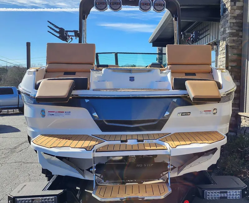 Slide: The Image of MasterCraft X26 2024 - 11