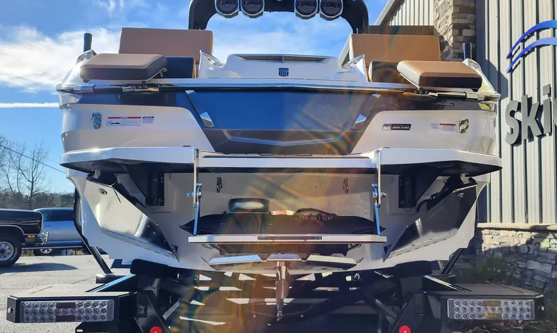 Slide: The Image of MasterCraft X26 2024 - 12