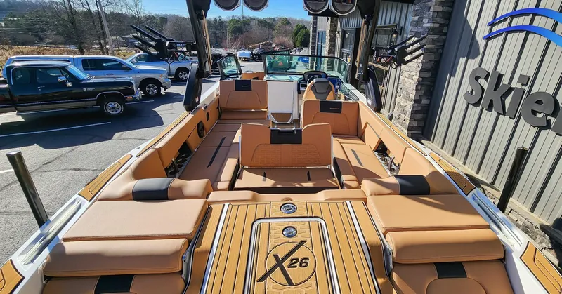 Slide: The Image of MasterCraft X26 2024 - 16