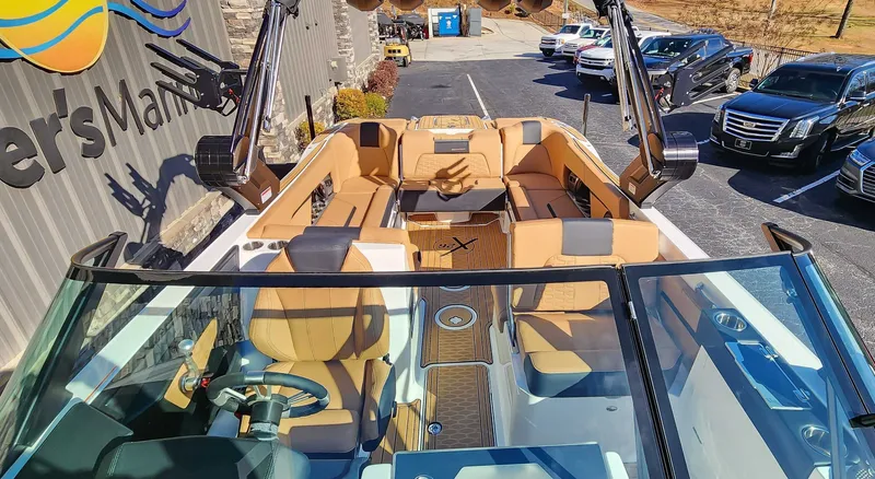 Slide: The Image of MasterCraft X26 2024 - 21