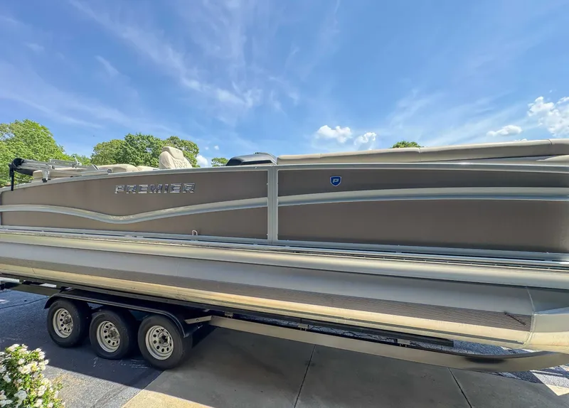 Slide: The Image of Premier 270 Intrigue RF 2024 - 6