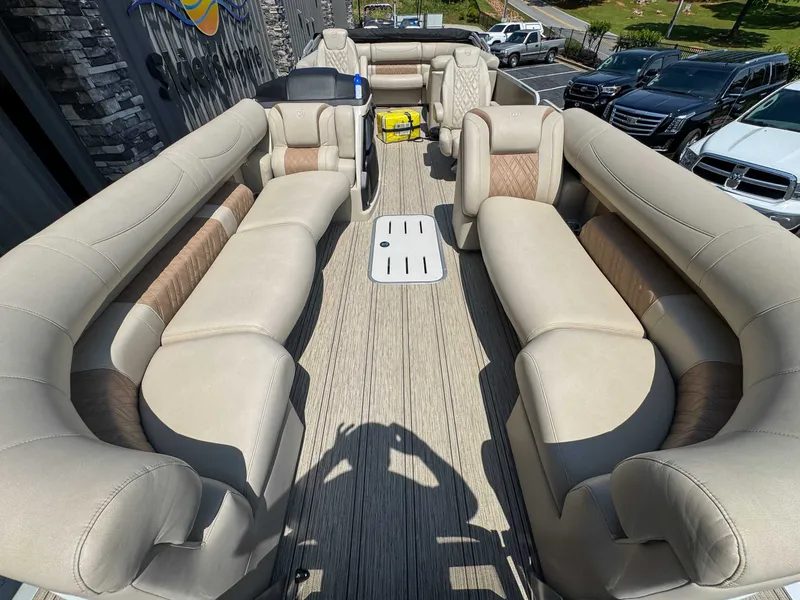 Slide: The Image of Premier 270 Intrigue RF 2024 - 9