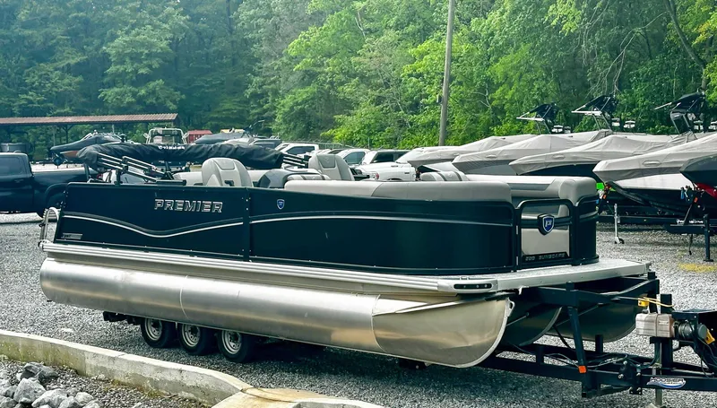 Slide: The Image of Premier 220 SUNSCAPE RL 2025 - 5