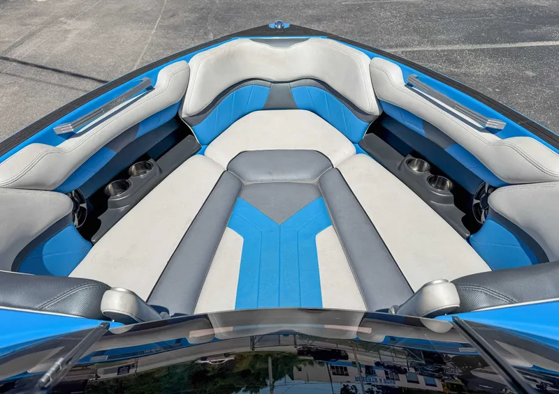 Slide: The Image of Malibu Wakesetter 25 LSV 2017 - 10