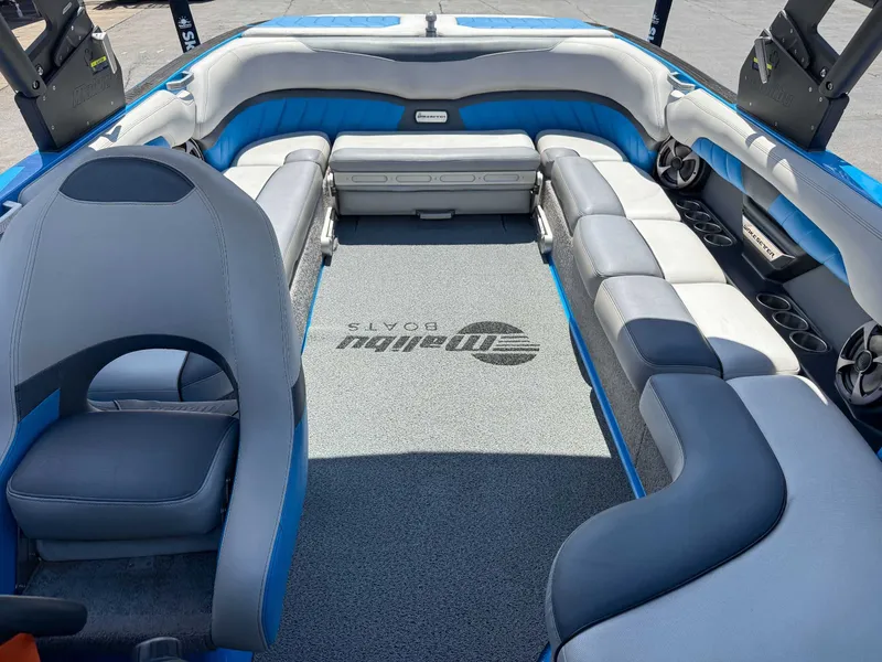Slide: The Image of Malibu Wakesetter 25 LSV 2017 - 11