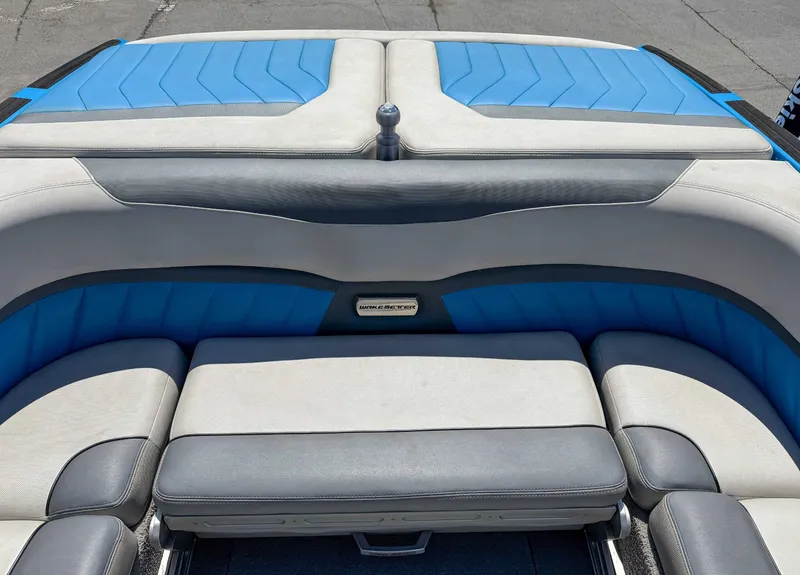 Slide: The Image of Malibu Wakesetter 25 LSV 2017 - 15