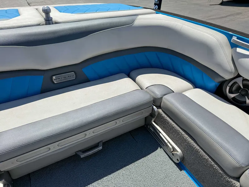 Slide: The Image of Malibu Wakesetter 25 LSV 2017 - 16