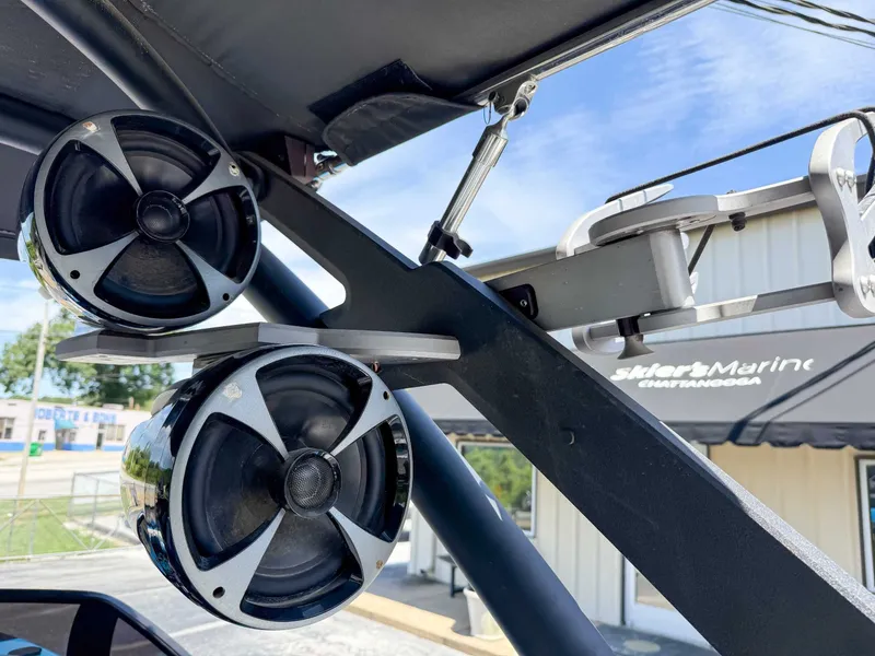 Slide: The Image of Malibu Wakesetter 25 LSV 2017 - 18