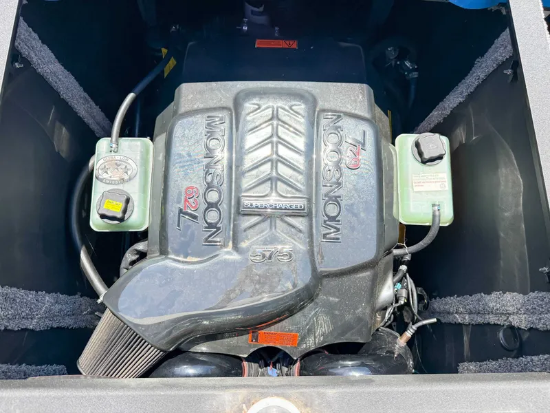 Slide: The Image of Malibu Wakesetter 25 LSV 2017 - 19