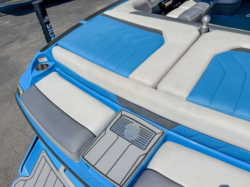 Slide: The Image of Malibu Wakesetter 25 LSV 2017 - 20